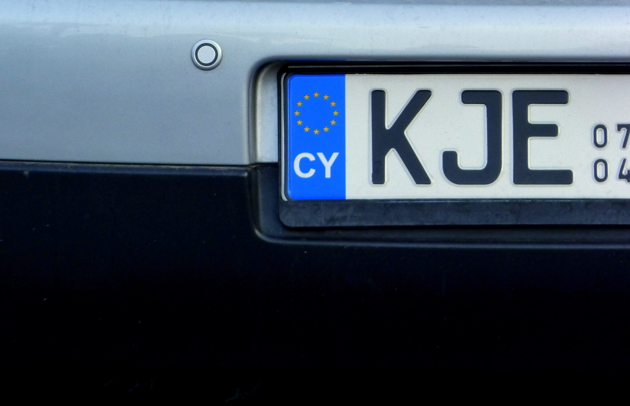 Τι αλλαγές προωθούνται για τις πινακίδες εγγραφής οχημάτων (ΒΙΝΤΕΟ)