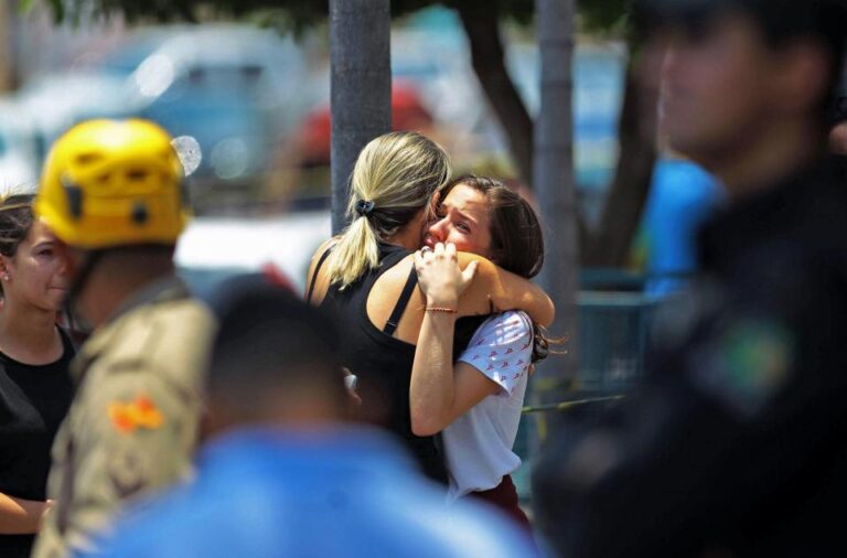 Βραζιλία: Έφηβος άνοιξε πυρ εναντίον μαθητών