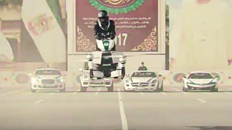 "Ιπτάμενοι" αστυνομικοί στο Ντουμπάι (ΒΙΝΤΕΟ-ΦΩΤΟ)