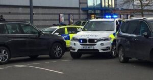 Σε εξέλιξη ομηρία σε κέντρο μπόουλινγκ, στο Νανίτον της κομητείας Γουόρικσιρ