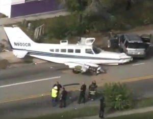 Αναγκαστική προσγείωση αεροσκάφους, σε πολυσύχναστο δρόμο της Φλόριντα (ΒΙΝΤΕΟ)