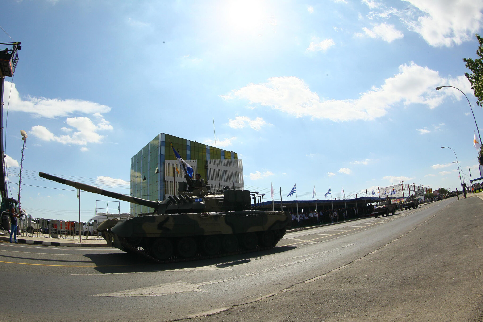 Αναβαθμισμένη η στρατιωτική παρέλαση για την επέτειο της 1ης Οκτωβρίου (ΒΙΝΤΕΟ)