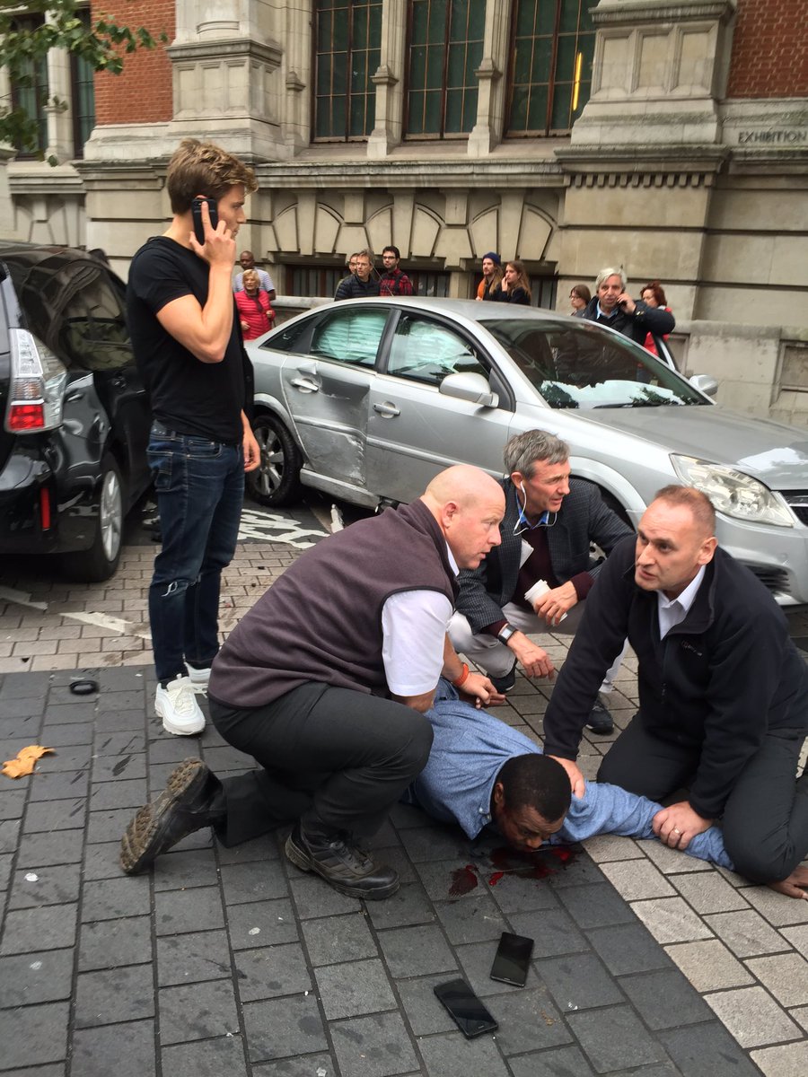 Ελεύθερος ο άντρας που τραυμάτισε 11 ανθρώπους στο Μουσείο του Λονδίνου