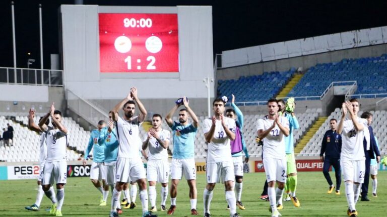 Το καθήκον της με Γιβραλτάρ και στο βάθος μπαράζ