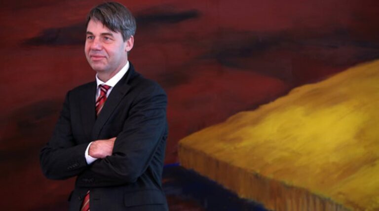 Ο Γιαν Χέκερ νέος σύμβουλος Εξωτερικής πολιτικής της Μέρκελ