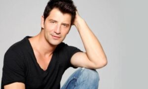 Η σπόντα στον Σάκη – "Θα συνεργαζόμουν με τον Ρουβά αν μου έκανε δεύτερη φωνή"