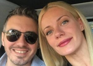 Ζέτα Μακρυπούλια:Στο γάμο του αδερφού της αγκαζέ με τον Χατζηγιάννη(ΦΩΤΟ-ΒΙΝΤΕΟ)