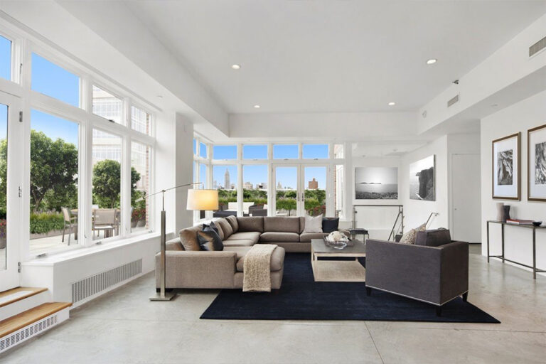 Στο σφυρί το σπίτι που μένει η Ριάνα στη Νέα Υόρκη