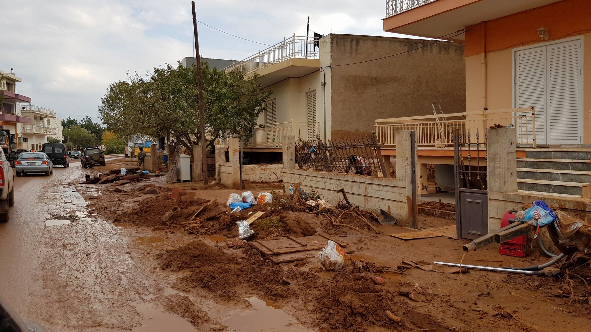 Βοήθεια στους πληγέντες της Ελλάδος προσέφερε η Reaction (BINTEO)