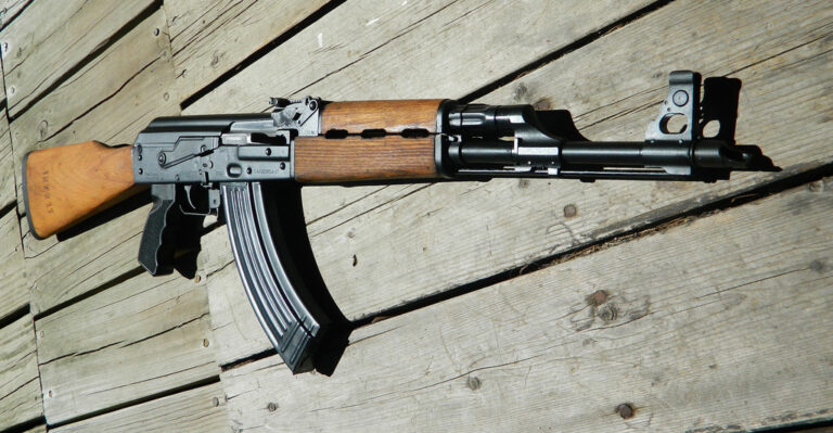 Στους Κούρδους του Ιράκ, παλιός εξοπλισμός της Εθνικής Φρουράς (ΒΙΝΤΕΟ)