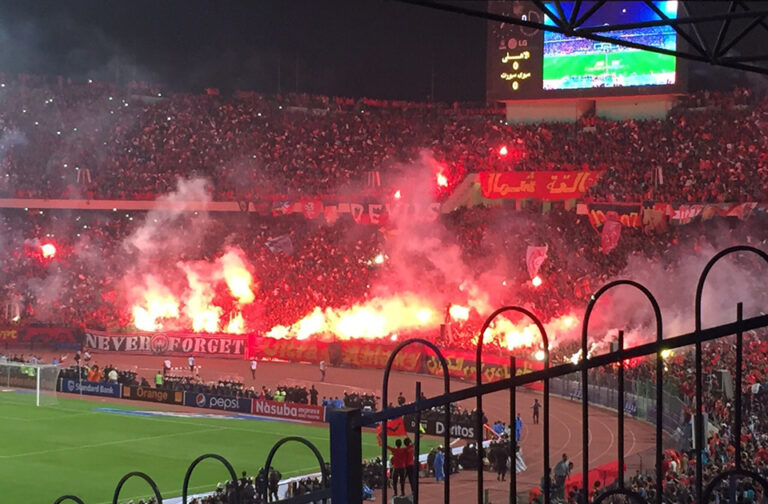 Απίστευτο και όμως αληθινό: Χιλιάδες κόσμου απλά σε μια προπόνηση (ΦΩΤΟ)