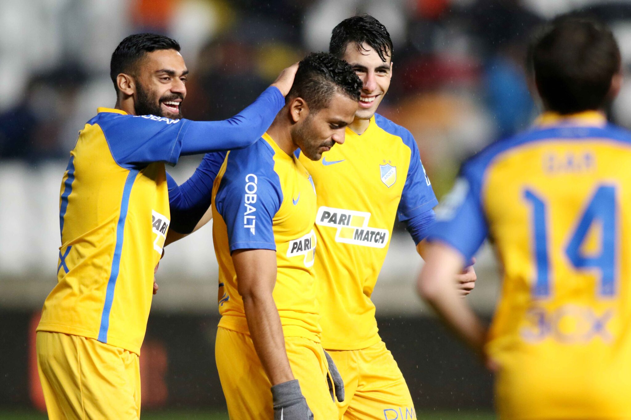 Υγιεινός περίπατος για τον ΑΠΟΕΛ με εξάρα (BINTEO)