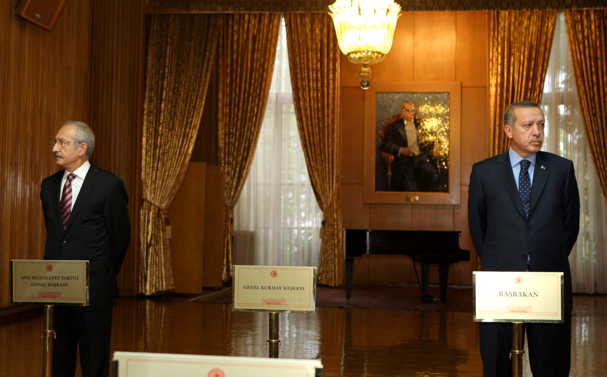 Τουρκία: Συνεχίζει η κόντρα για τα “κρυμμένα” εκατομμύρια του Ερντογάν