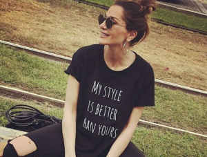 Η Δέσποινα Βανδή και το…. μαύρο Χριστουγεννιάτικο δέντρο!