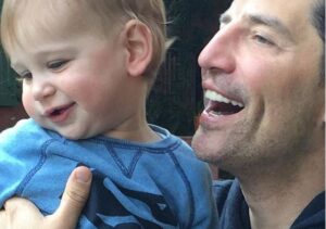 Ο γιος του Σάκη Ρουβά και της Κάτιας Ζυγούλη μας βγήκε…. παιχνιδιάρης