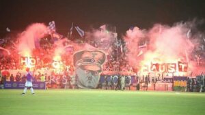 Εμετικό πανό με τον Χίτλερ σε ντέρμπι τίτλου… (ΒΙΝΤΕΟ)