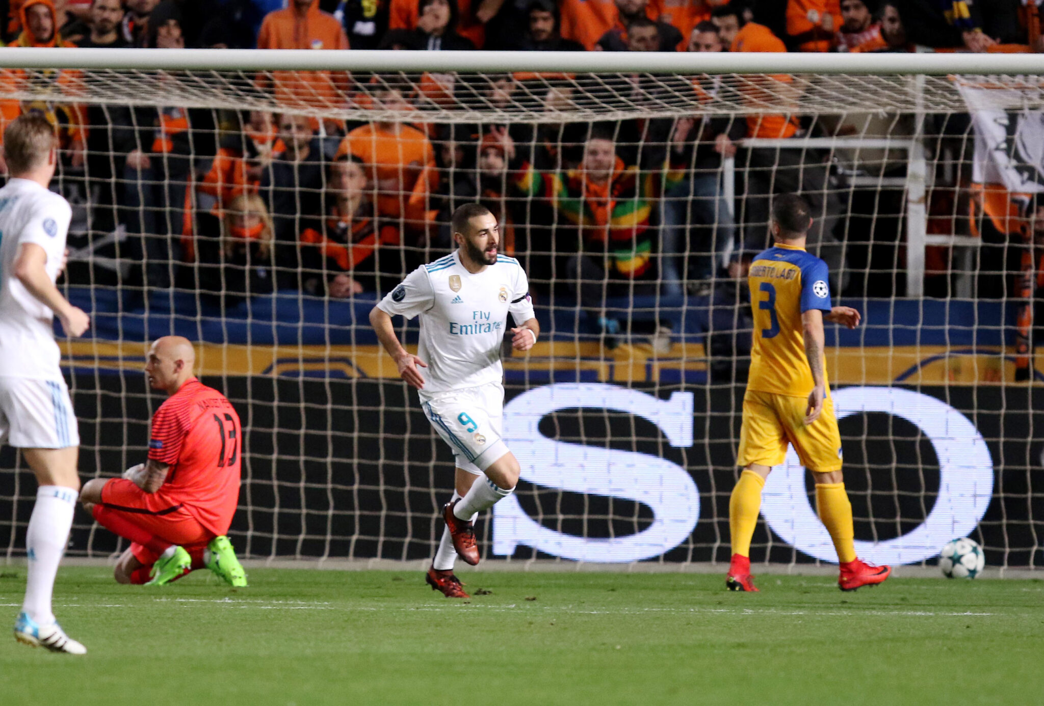 Χειροπέδες σε 21χρονο οπαδό, μετά τον ποδοσφαιρικό αγώνα ΑΠΟΕΛ-Ρεάλ Μαδρίτης