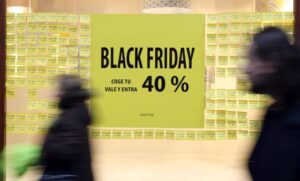 Φρενίτιδα και στην Κύπρο για το "Black Friday" (ΒΙΝΤΕΟ)