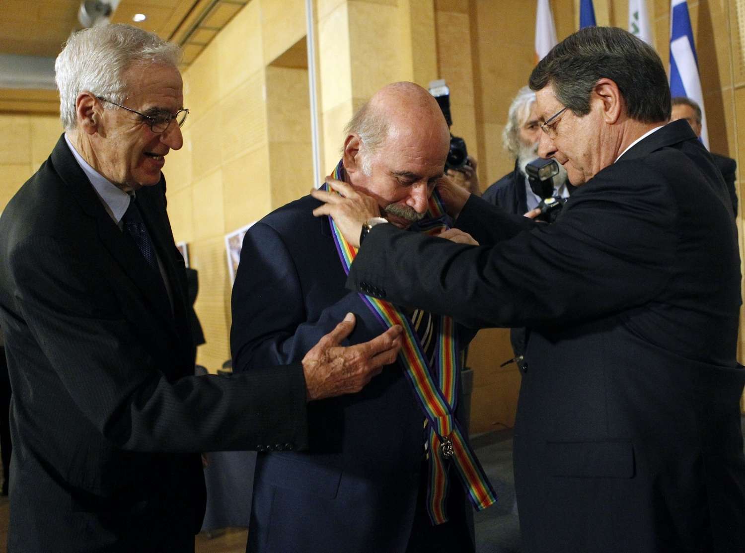 Ο Πρόεδρος της Δημοκρατίας τίμησε τον Ουράνιο Ιωαννίδη (BINTEO)