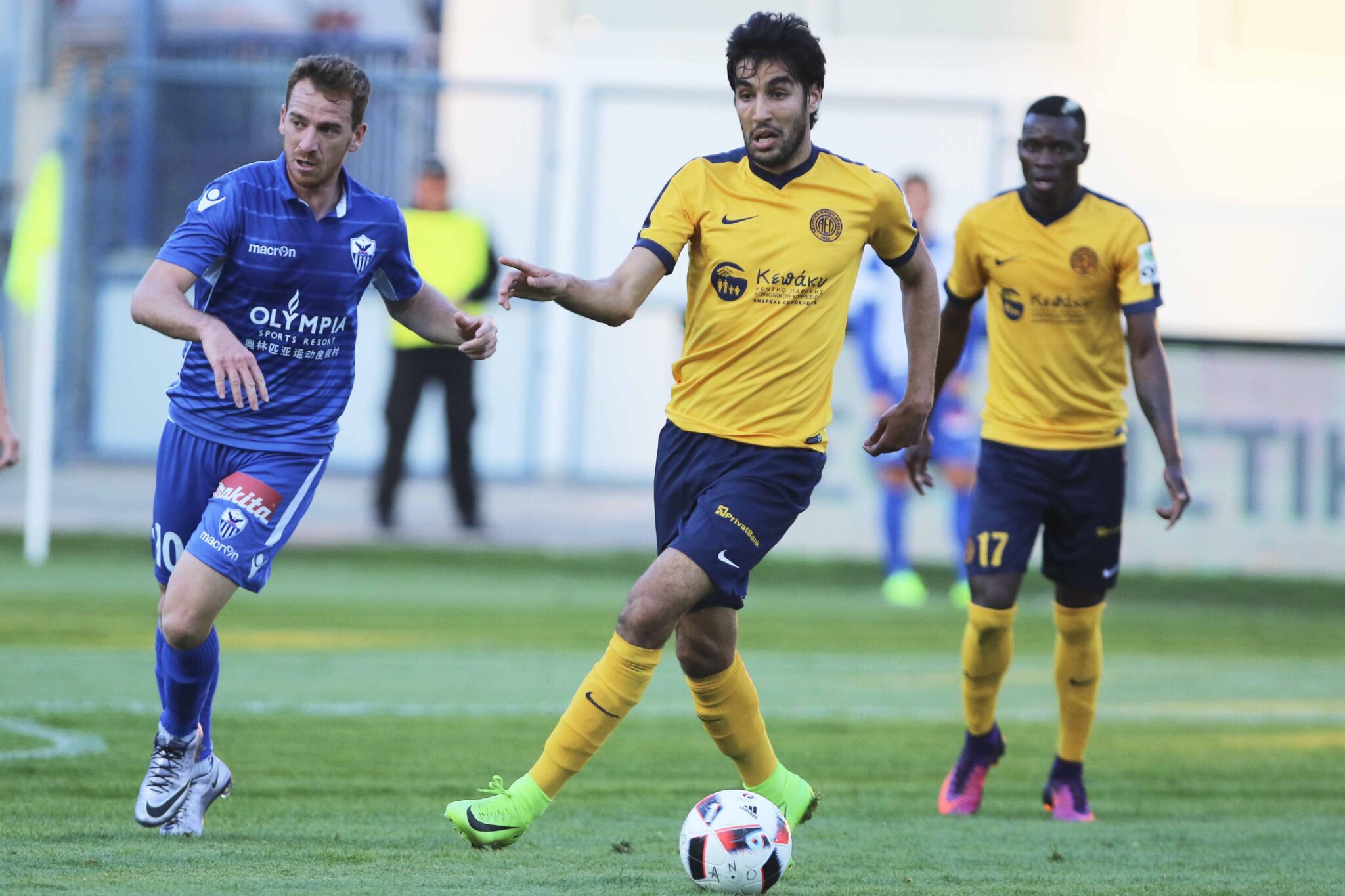 Αυλαία στον Α’ γύρο με τους προβολείς στο «Α. Παπαδόπουλος»