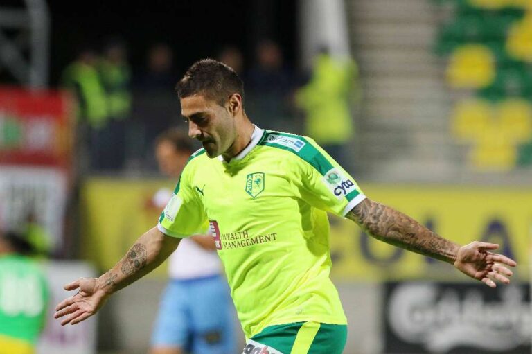 Φλοριάν και Λαρένα την οδηγούν στην κορυφή (BINTEO)