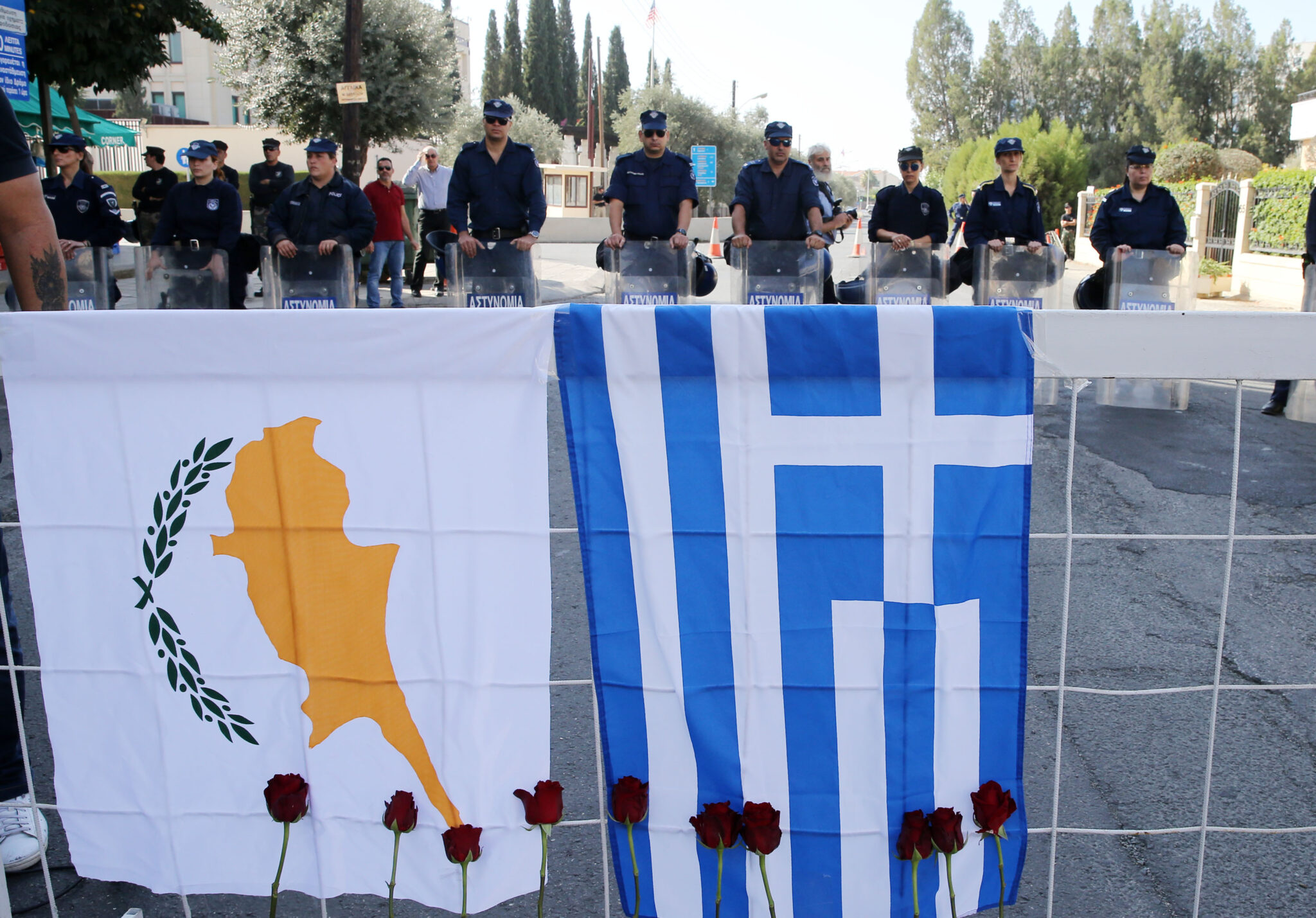 Πορεία τιμής στους ηρωικούς πεσόντες του Πολυτεχνείου (ΒΙΝΤΕΟ)