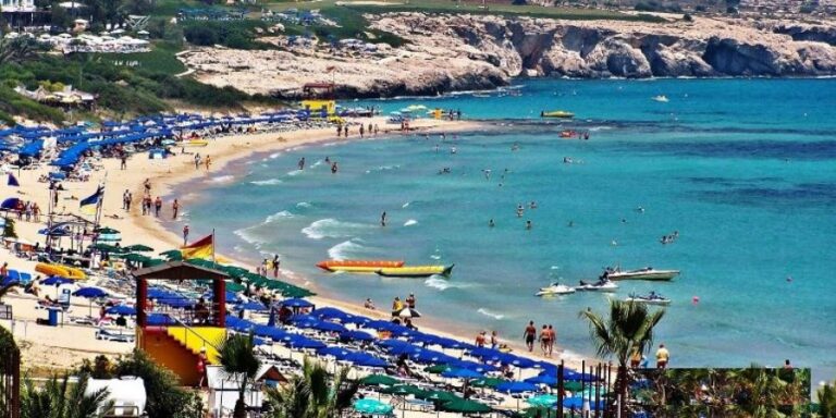 Ασταμάτητη η αύξηση των εσόδων από τον τουρισμό