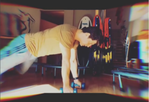 O Σάκης Ρουβάς ξεκίνησε την μέρα του με γυμναστική και… μας τρέλανε!