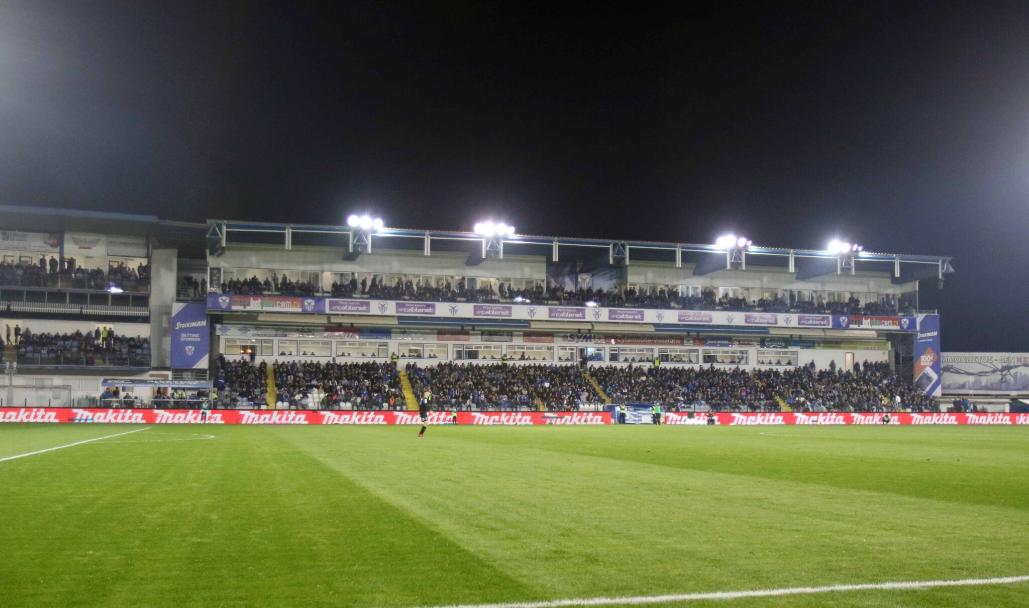 Γεμάτη αλκοόλ η καντίνα του "Αντώνης Παπαδόπουλος" πριν το ντέρμπι