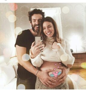 Οικονομάκου-Μιχόπουλος: Αποχαιρετούν το 2017 αγκαλιά… με το παιδί τους(ΦΩΤΟ)