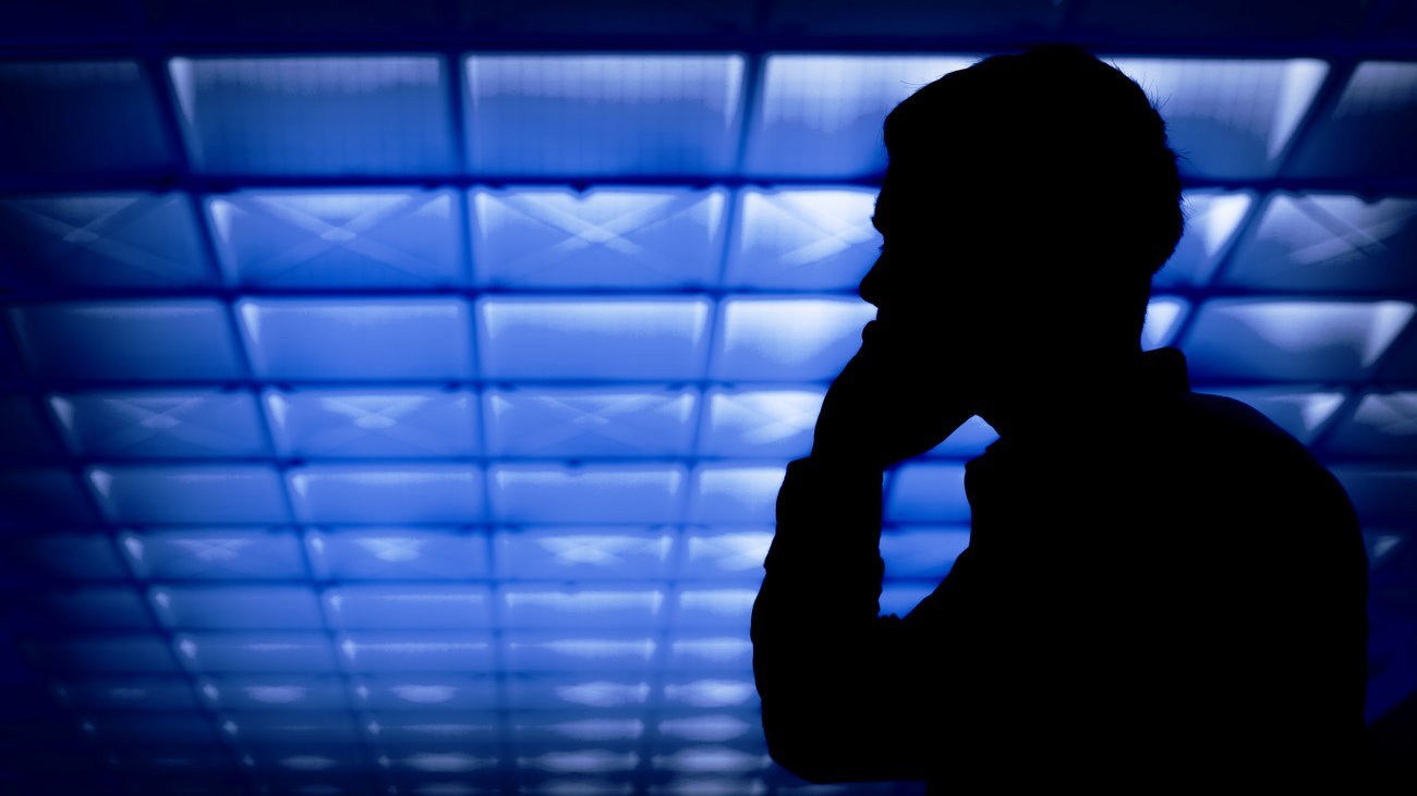 Απειλούσαν 83χρονο ότι θα σκότωναν το γιο του για να του πάρουν λεφτά (BINTEO)