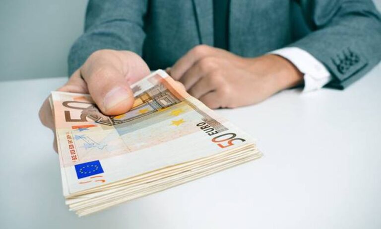 Όλα όσα πρέπει να γνωρίζετε για τον 13ο μισθό (ΒΙΝΤΕΟ)