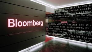 Bloomberg: Η συμφωνία με τους πιστωτές θα βοηθήσει στην ανάκτηση εμπιστοσύνης