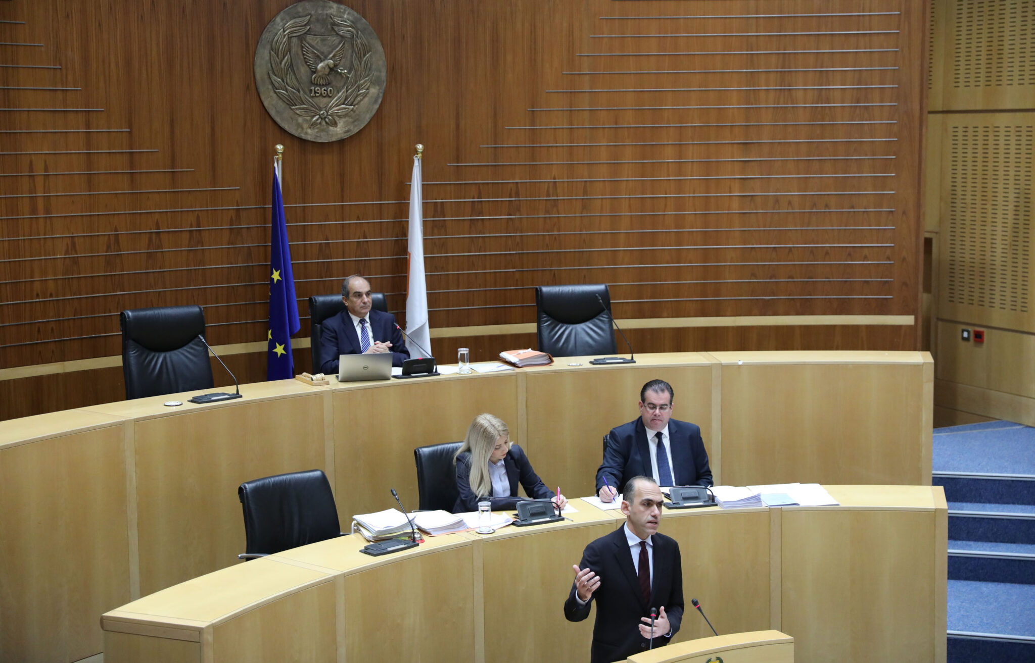 Καλεί τα κόμματα να ψηφίσουν τον προϋπολογισμό ο Υπουργός Οικονομικών BINTEO)