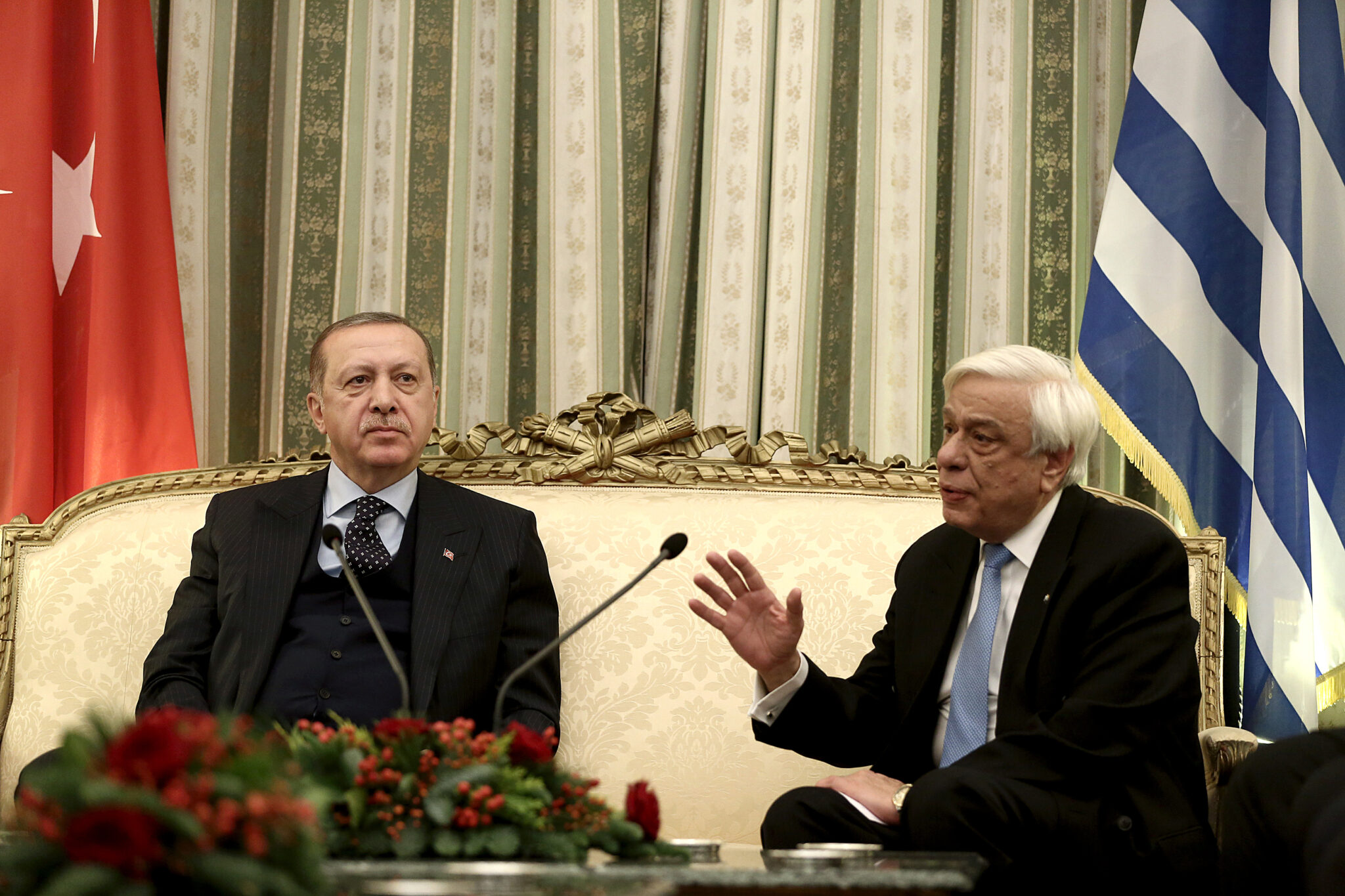 Το “ατέλειωτο” τετ-α-τετ Παυλόπουλου-Ερντογάν