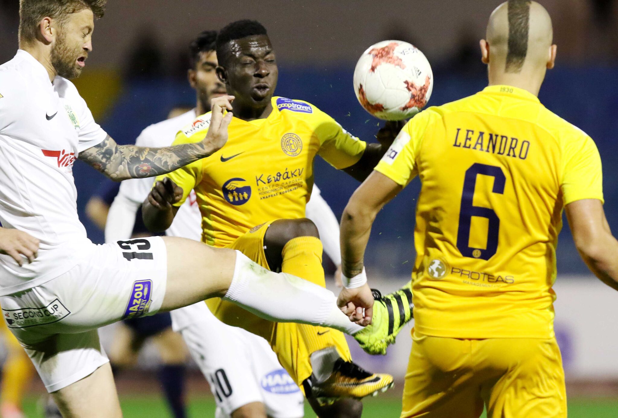 "Πέταξε" ένα ημίχρονο, έχασε πέναλτι και μοιραία έχασε βαθμούς (ΒΙΝΤΕΟ)