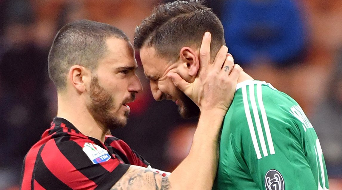 Ο Ντοναρούμα έβαλε τα κλάματα με υβριστικό πανό εις βάρος του (BINTEO)