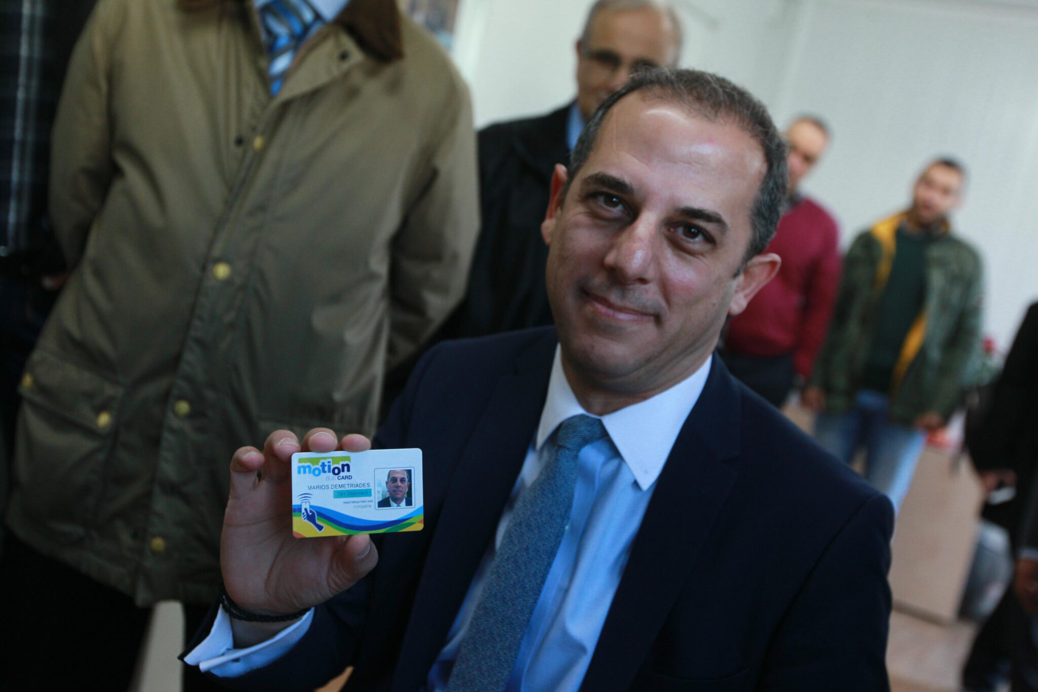 Με λεωφορείο στις υποχρεώσεις του ο Υπουργός Μεταφορών (ΒΙΝΤΕΟ)