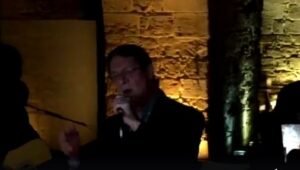 Ο Πρόεδρος Αναστασιάδης τραγουδά Χατζή (BINTEO)