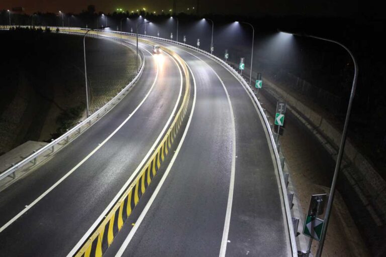 Αλλάζει το ωράριο λειτουργίας του οδικού φωτισμού