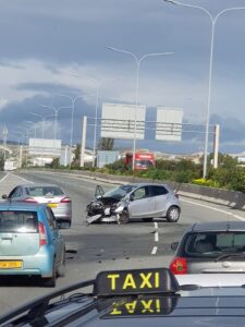 Κυκλοφοριακό κομφούζιο στον κυκλικό κόμβο Ριζοελιάς λόγω ατυχήματος (ΦΩΤΟ)