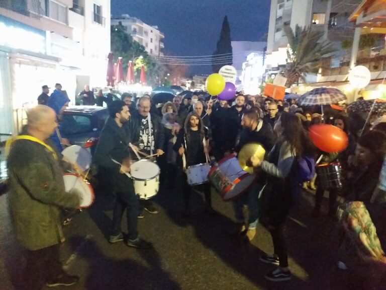 Υπό βροχή έγινε η πορεία "ειρήνης και δημοκρατίας" στα κατεχόμενα (ΦΩΤΟ&ΒΙΝΤΕΟ)