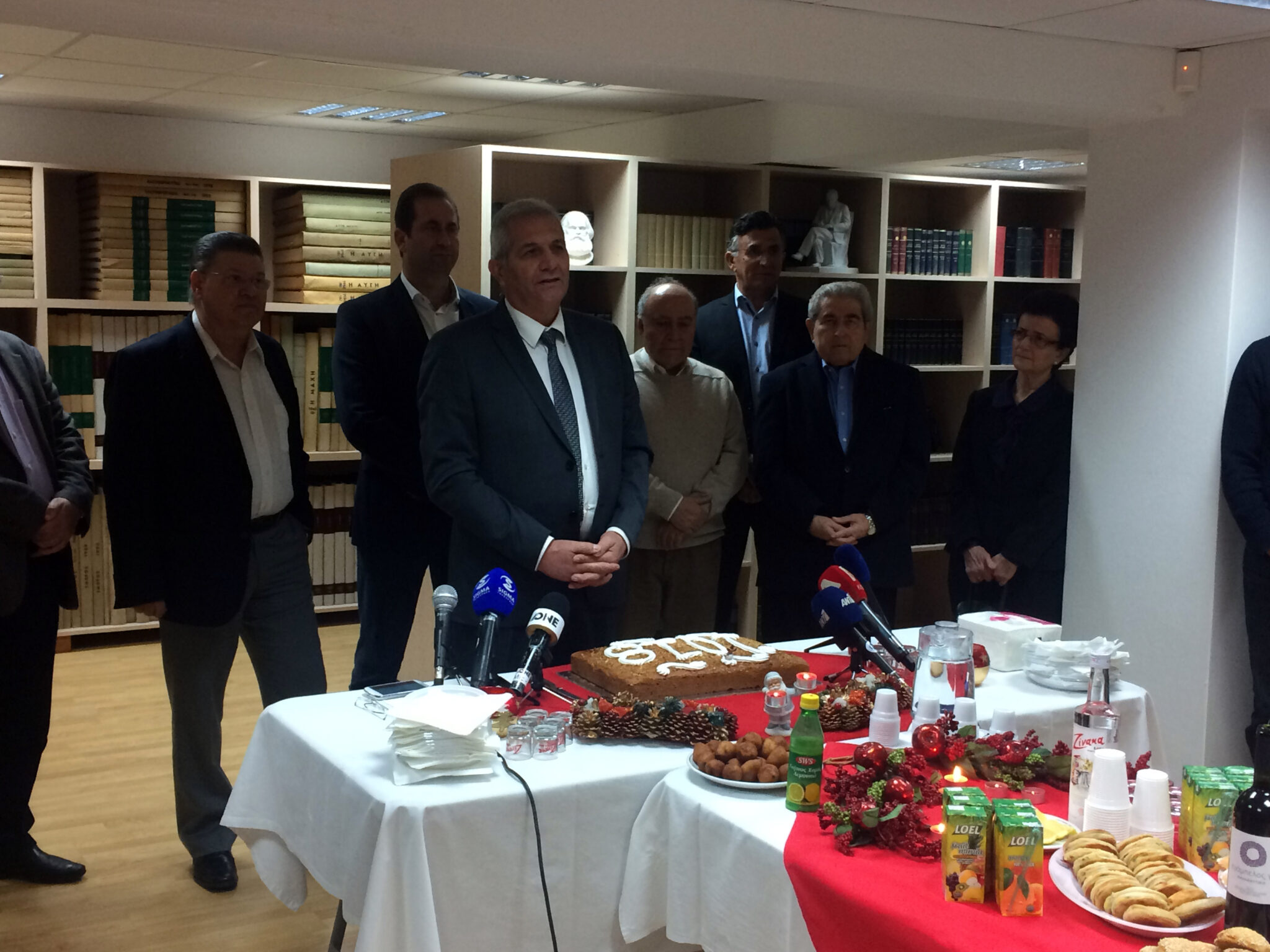 Σκληρή κριτική Ά. Κυπριανού: Ο Αναστασιάδης μεταμφιέστηκε σε Άγιο Βασίλη(ΒΙΝΤΕΟ)