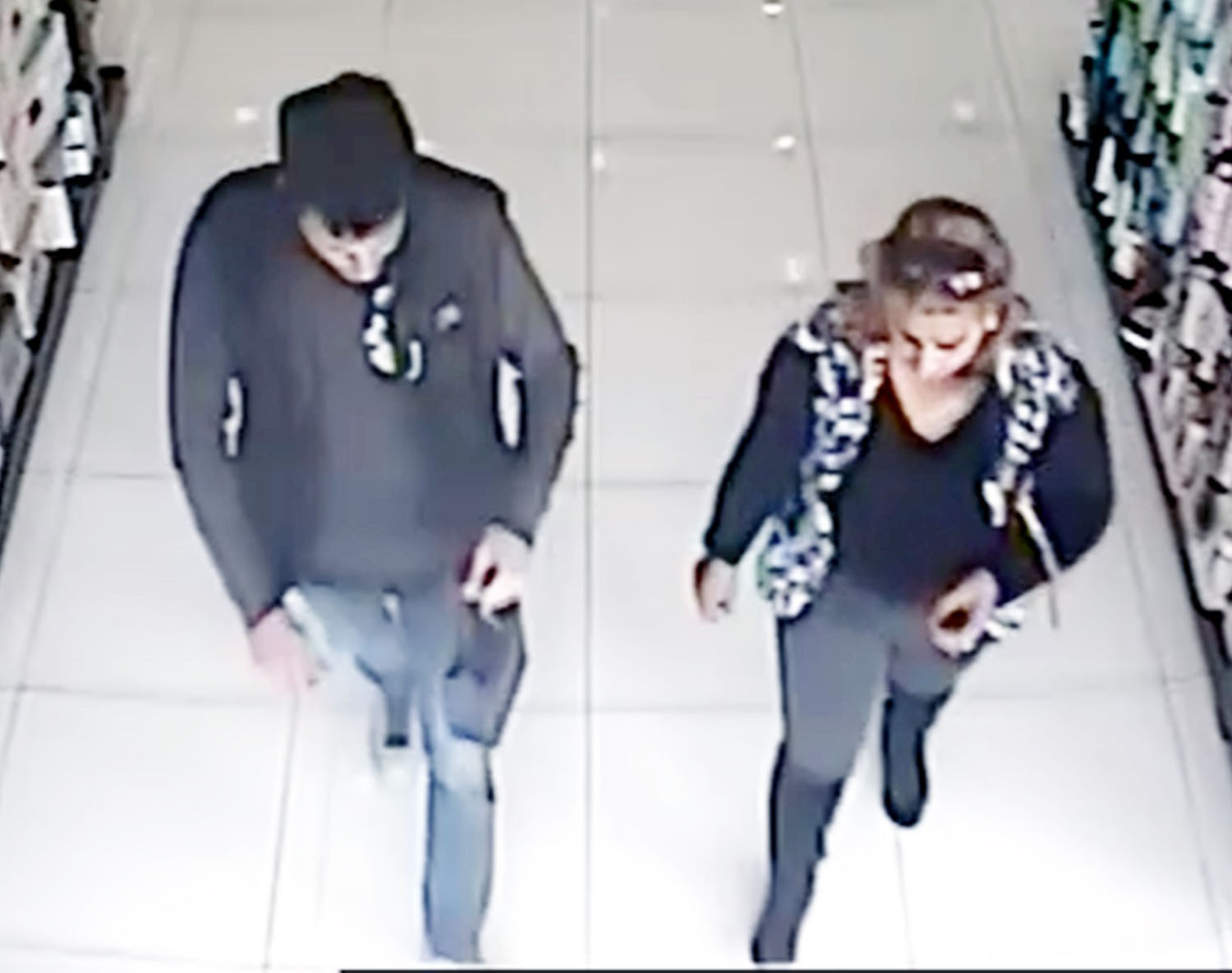 Αυτό είναι οι καταζητούμενοι για κλοπή απο κατάστημα στη Λεμεσό (ΦΩΤΟ)