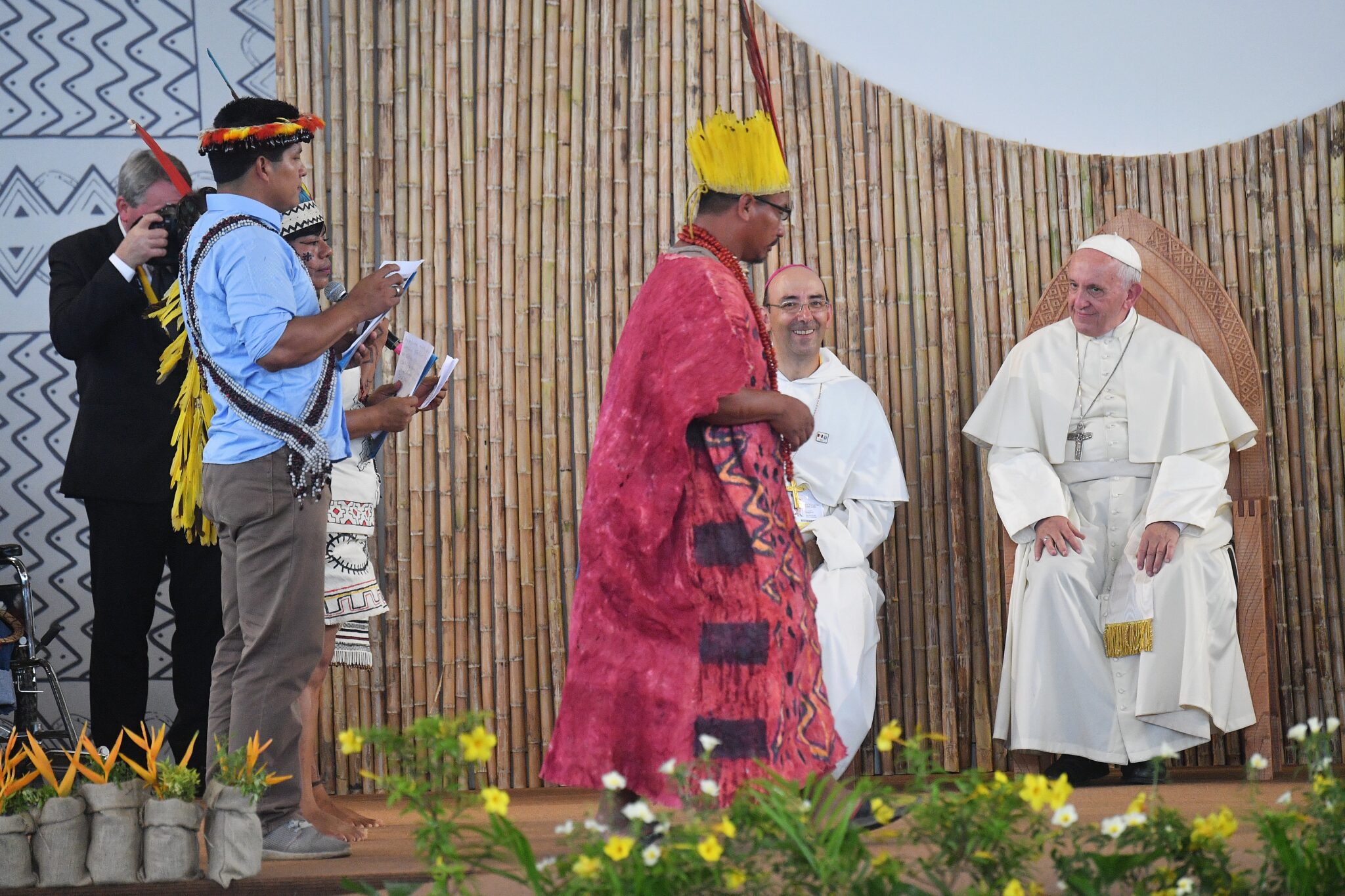 Περού: Ο πάπας Φραγκίσκος κατήγγειλε τη βία κατά των γυναικών (ΦΩΤΟ)