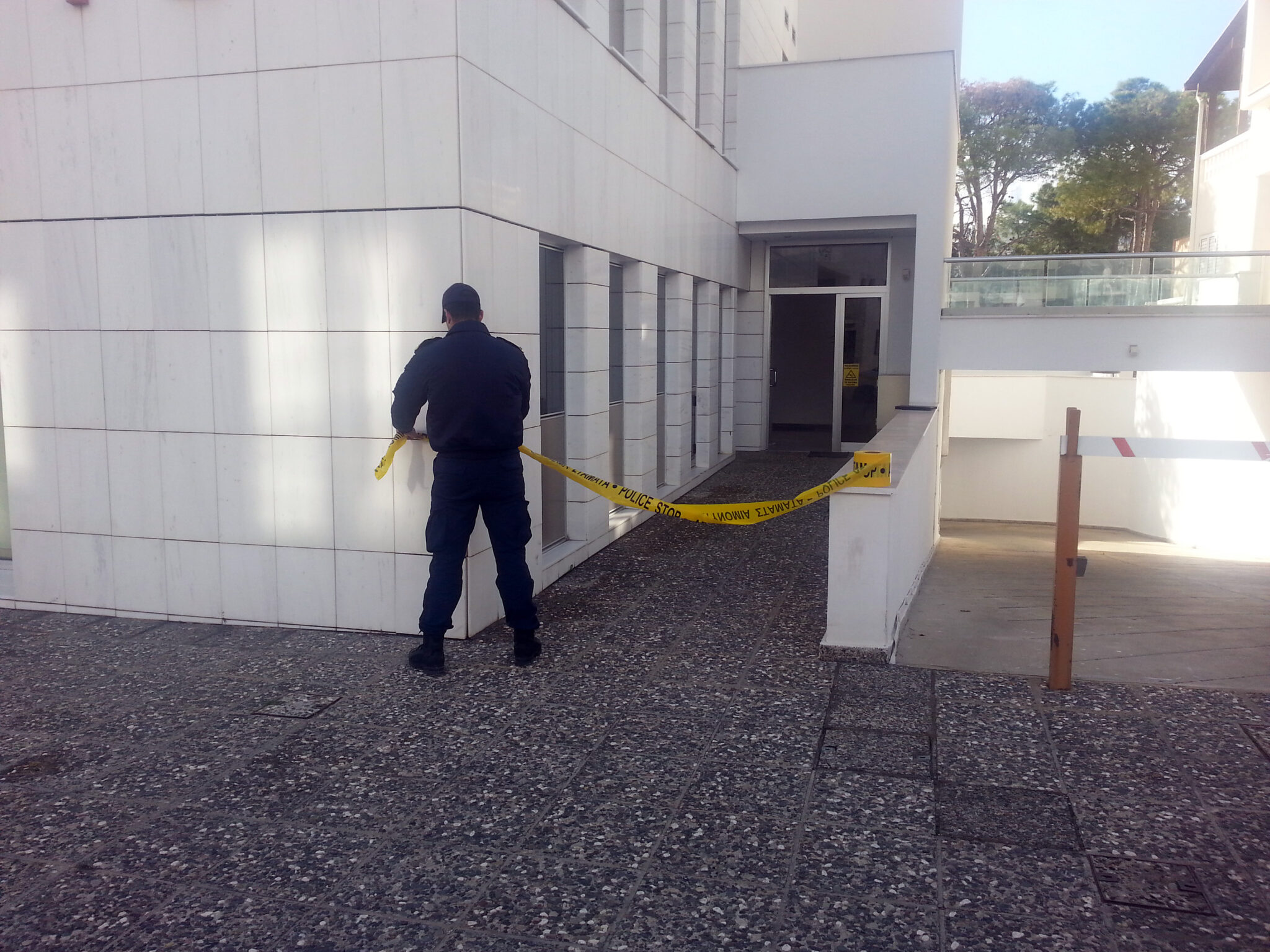 Πάφος: Χειροπέδες σε 35χρονο για την απόπειρα ληστείας σε υποκατάστημα τράπεζας