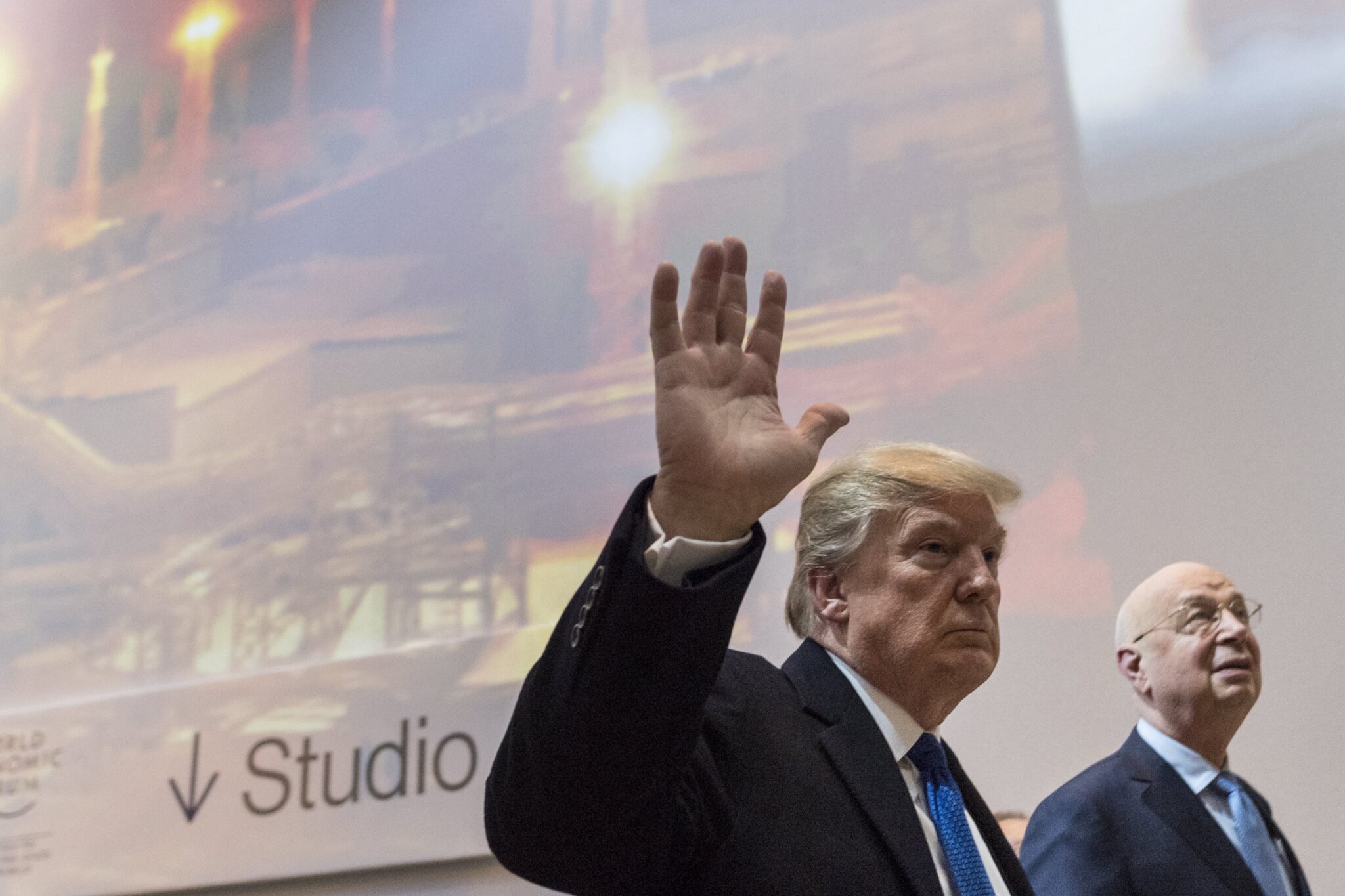 Τραμπ για Μέι στο Νταβός: Έχουμε εξαιρετικές σχέσεις