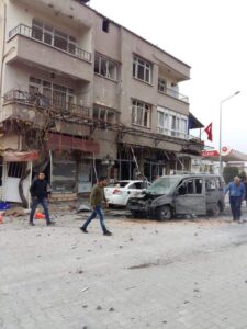 Πύραυλοι από τη Συρία χτύπησαν τουρκική πόλη στα σύνορα (ΦΩΤΟ)