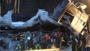 Ιταλία: Έξι νεκροί σε τροχαίο με βυτιοφόρο