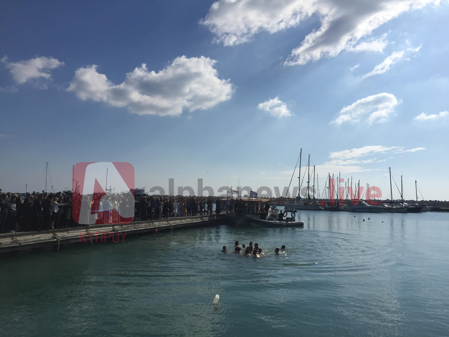 Λειτουργίες και καθαγιασμός υδάτων στην ελεύθερη και κατεχόμενη Κύπρο (ΦΩΤΟ)